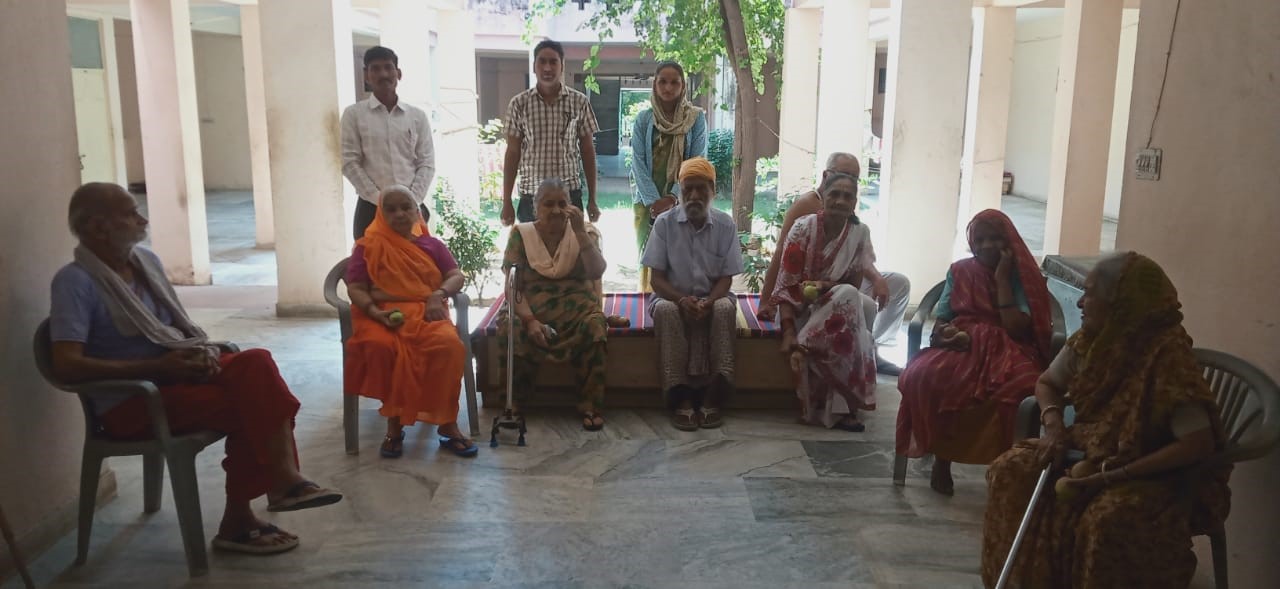 Daan Utsav Celebration at Old Age Home | Bal Raksha Bharat